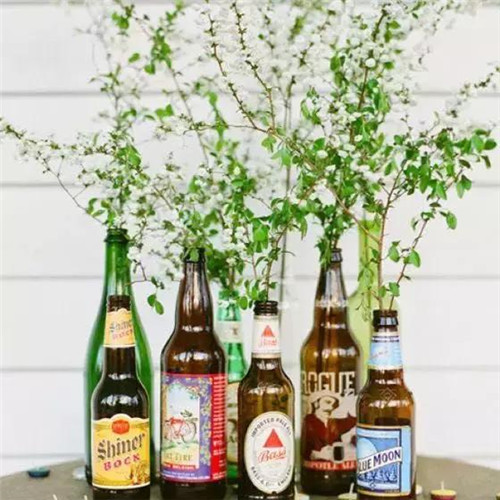 誰(shuí)說(shuō)養(yǎng)花插花一定得用花瓶?