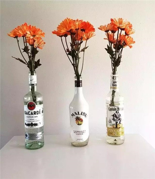 誰(shuí)說(shuō)養(yǎng)花插花一定得用花瓶?