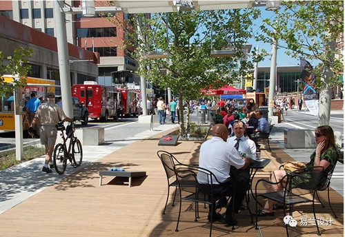 陳躍中與天津大學(xué)師生探討街景重構(gòu)景觀策略