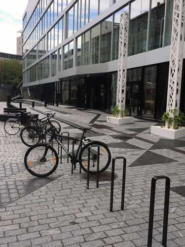 陰暗庭院變身閃亮城市空間——挪威卑爾根Odd Frantzens廣場景觀