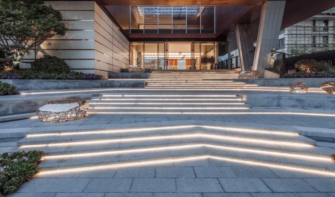 有的魚是永遠都關(guān)不住的 | 公元2040