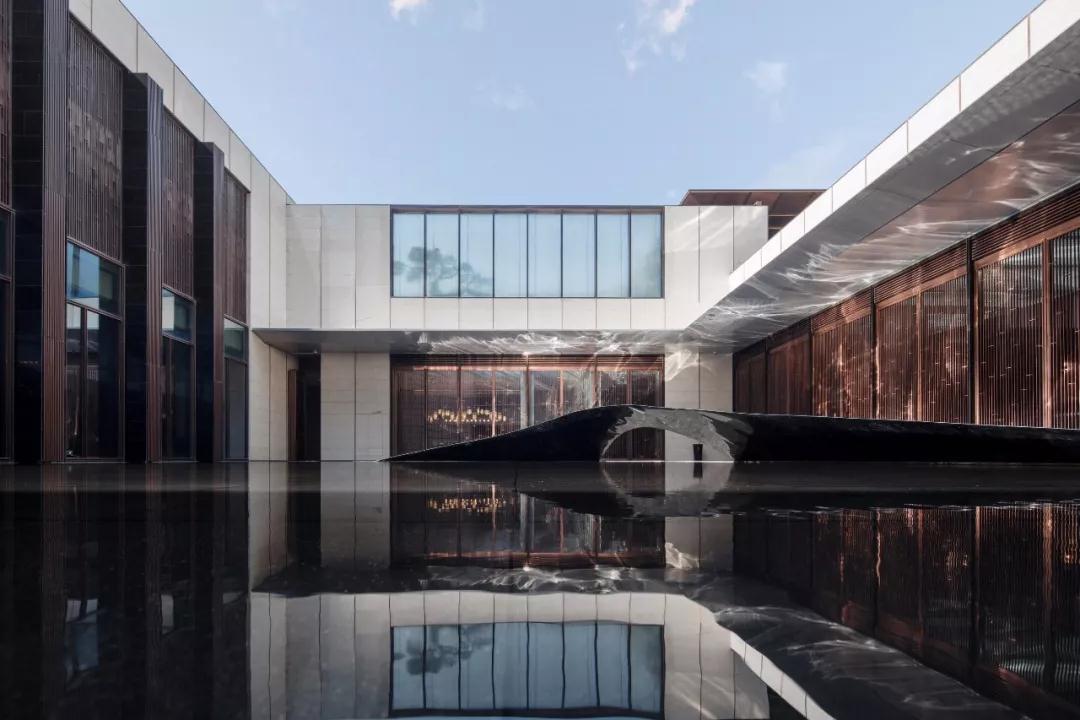 有的魚是永遠都關(guān)不住的 | 公元2040