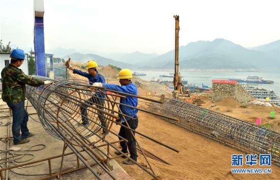 湖北秭歸:庫岸生態修復忙