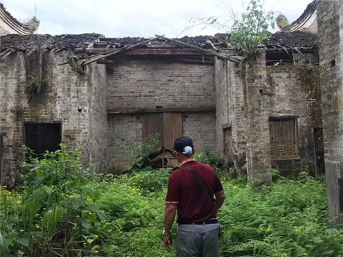 湖南鄉(xiāng)村古建筑遭受風(fēng)雨侵襲