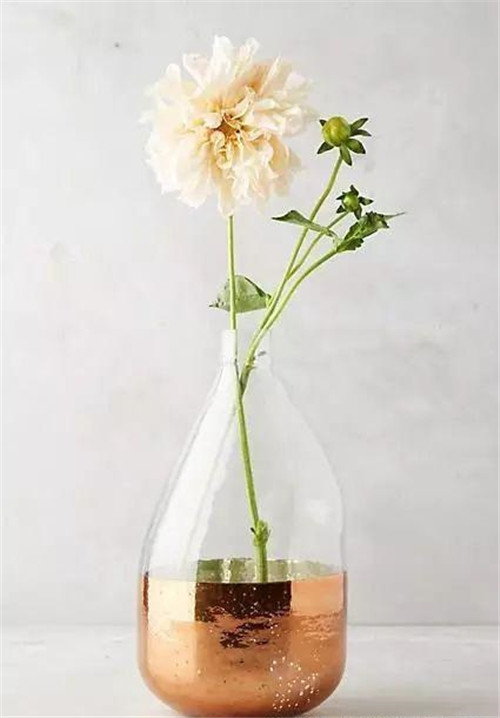 這樣插花,即使花謝了屋子依然會很美