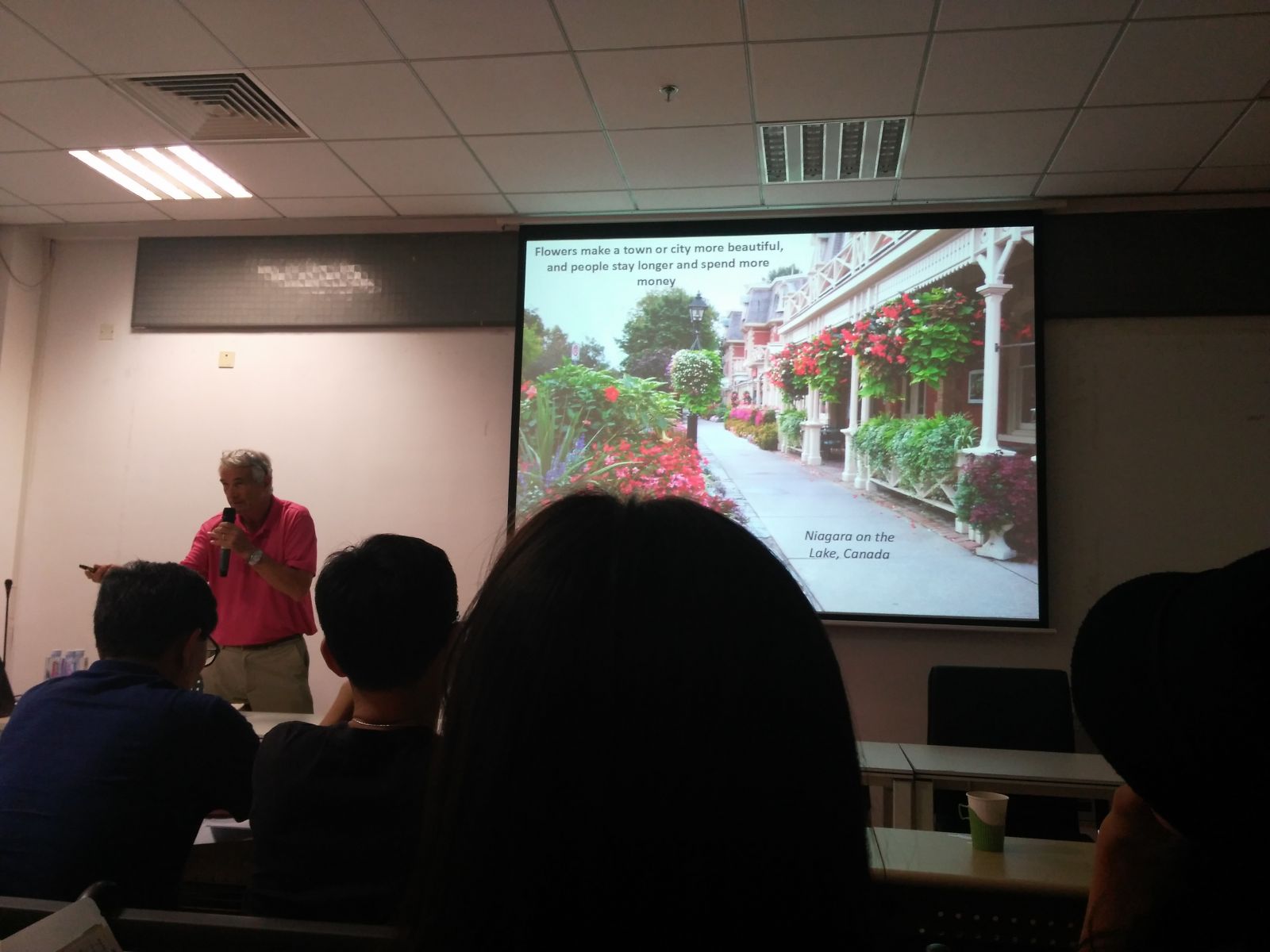 北美園藝學會最高榮譽得主:草花最新品種及其露地應用