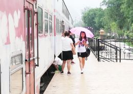 山西一大學校園內(nèi)建設(shè)火車主題公園