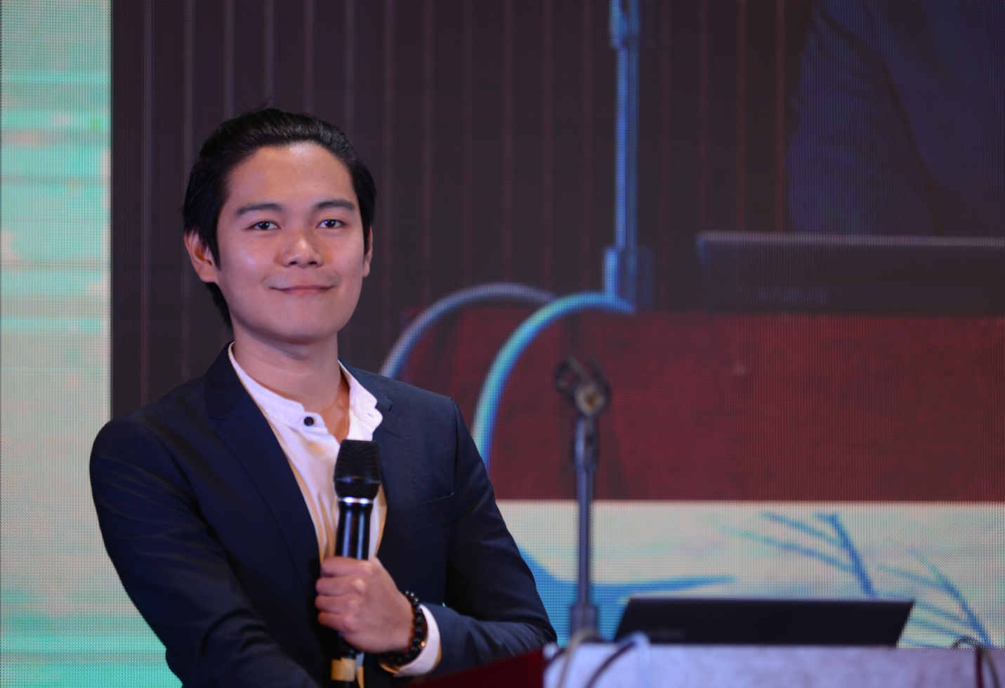 Jose ntonio P.Bimbao:走近日落——馬尼拉的動態海濱區域