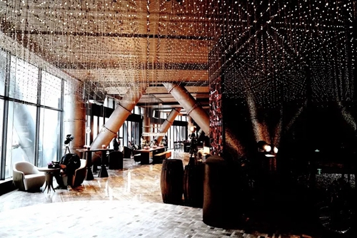 享受從水下直沖云端的感覺!帶你領略深坑酒店的奇幻景觀