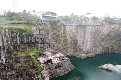享受從水下直沖云端的感覺!帶你領略深坑酒店的奇幻景觀
