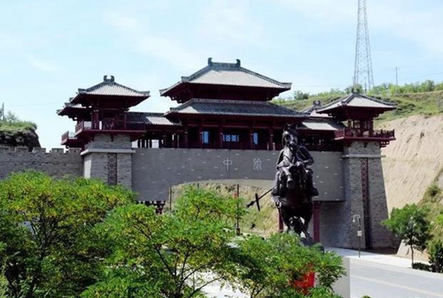 住建部通報(bào)甘陜兩縣市斥巨資"造門" 搞形象工程