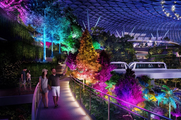 在花園機(jī)場(chǎng)中欣賞全球落差最大室內(nèi)瀑布