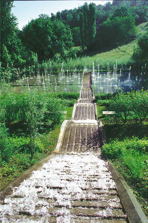 埃菲爾鐵塔周邊將改造為大花園,由哪位大師設(shè)計(jì)?