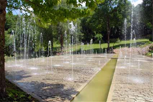 埃菲爾鐵塔周邊將改造為大花園,由哪位大師設(shè)計(jì)?