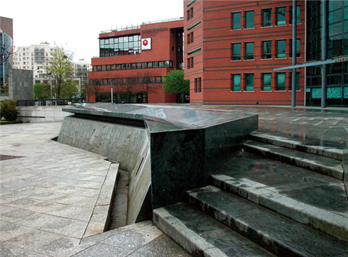 埃菲爾鐵塔周邊將改造為大花園,由哪位大師設(shè)計(jì)?