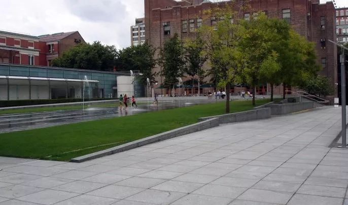 埃菲爾鐵塔周邊將改造為大花園,由哪位大師設(shè)計(jì)?