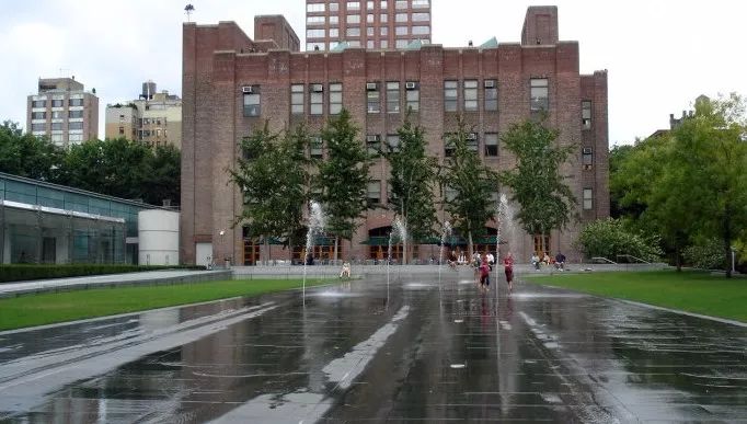 埃菲爾鐵塔周邊將改造為大花園,由哪位大師設(shè)計(jì)?