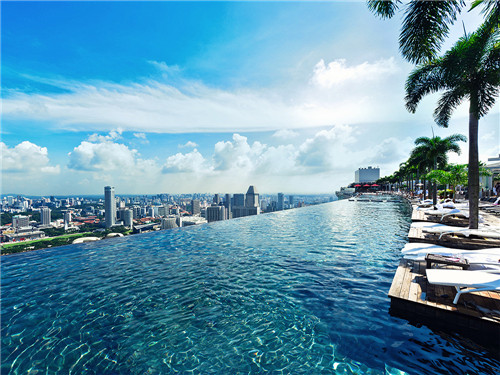 無邊際泳池,令人驚嘆的空中景觀