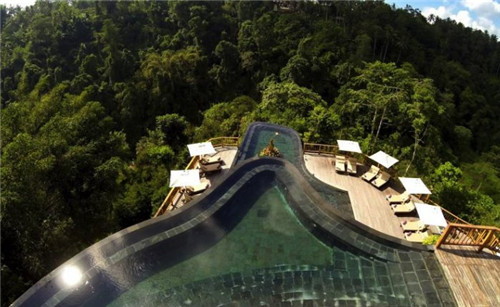 無邊際泳池,令人驚嘆的空中景觀