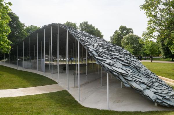 一年一度的蛇形畫廊夏季展亭開放,結果為何“不甚理想”?