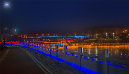 藏在城市中的山光水色 隱在燈光里的秀美中國