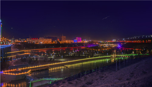 藏在城市中的山光水色 隱在燈光里的秀美中國