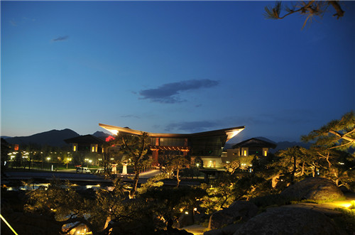 藏在城市中的山光水色 隱在燈光里的秀美中國