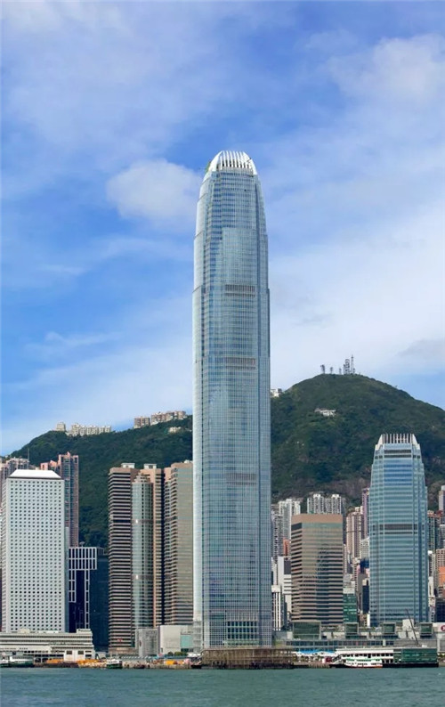 著名建筑大師西薩·佩里逝世