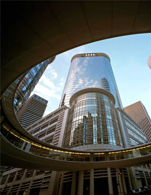 著名建筑大師西薩·佩里逝世