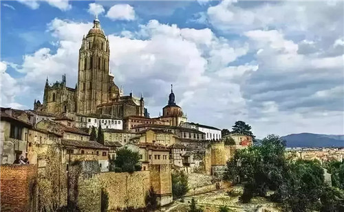 一個創意拯救一個城鎮,壁畫小鎮的逆襲