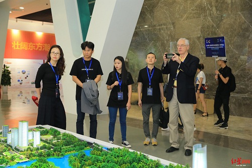 參觀成都規劃館，外籍規劃專家感慨：東部新城令人震撼