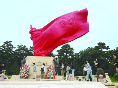 八寶山革命公墓烈士紀念園落成