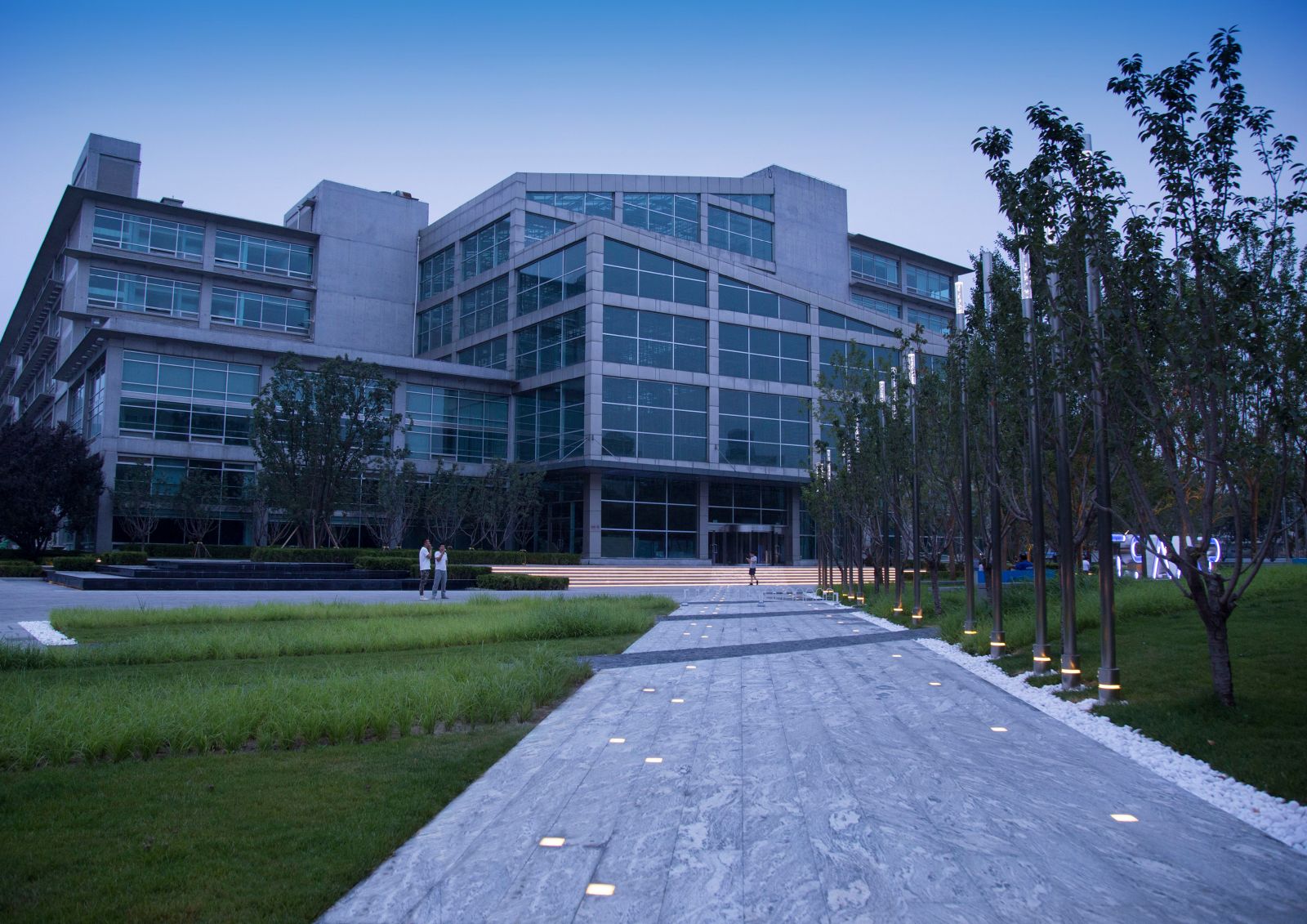 2019園冶杯專業(yè)獎(jiǎng)丨聯(lián)想科技園街景提升改造