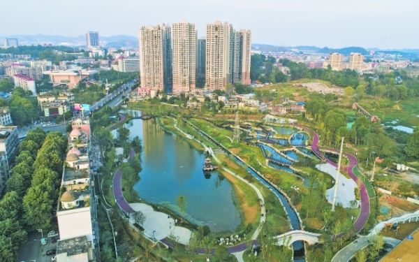 貴陽七彩湖公園：城市花園引人流連