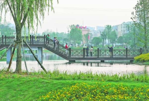 貴陽七彩湖公園：城市花園引人流連