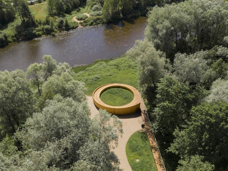拉脫維亞感官公園里的人行步道與觀景平臺