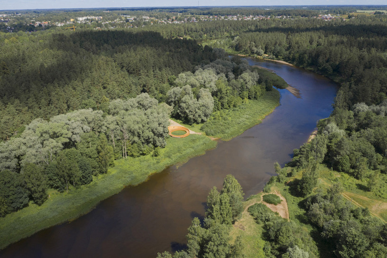 拉脫維亞感官公園里的人行步道與觀景平臺