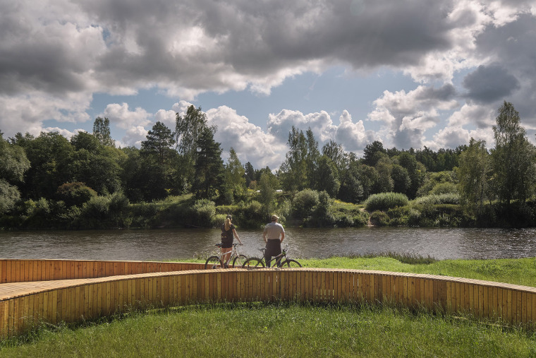 拉脫維亞感官公園里的人行步道與觀景平臺