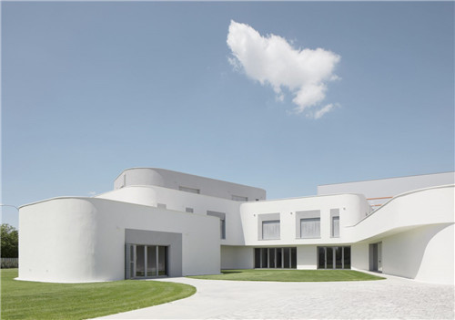 意大利校園節(jié)能樓