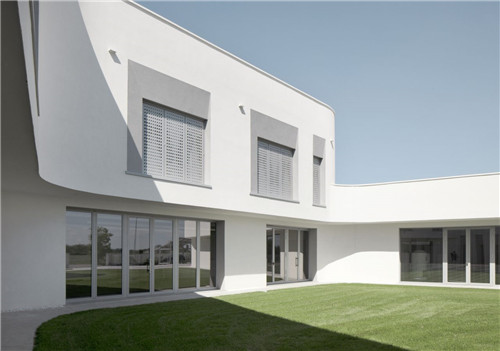 意大利校園節(jié)能樓