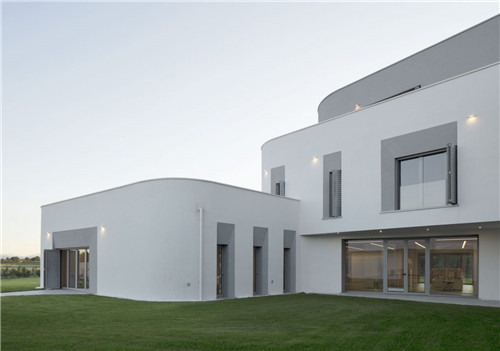 意大利校園節(jié)能樓