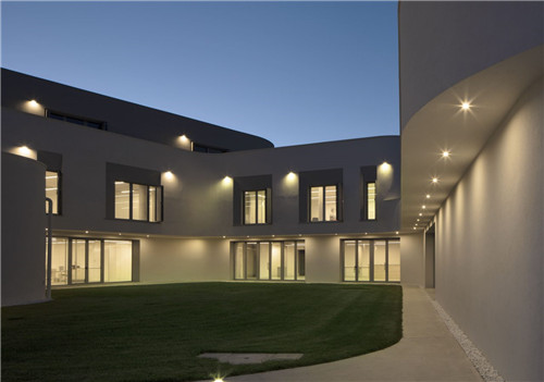 意大利校園節(jié)能樓