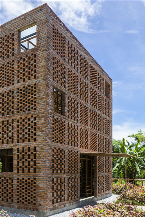 越南廣南省奠坂區(qū)Thu Bon岸邊的陶土工作室