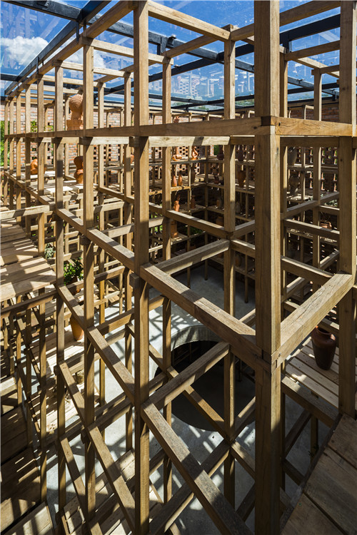 越南廣南省奠坂區(qū)Thu Bon岸邊的陶土工作室