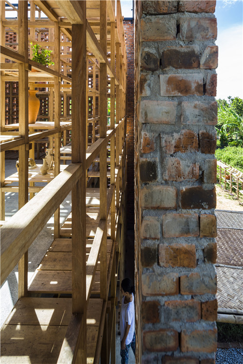 越南廣南省奠坂區(qū)Thu Bon岸邊的陶土工作室