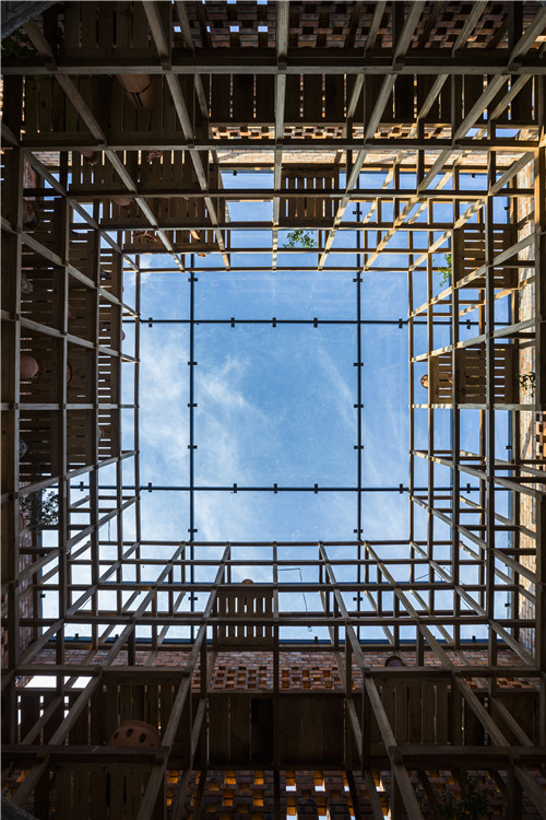 越南廣南省奠坂區(qū)Thu Bon岸邊的陶土工作室