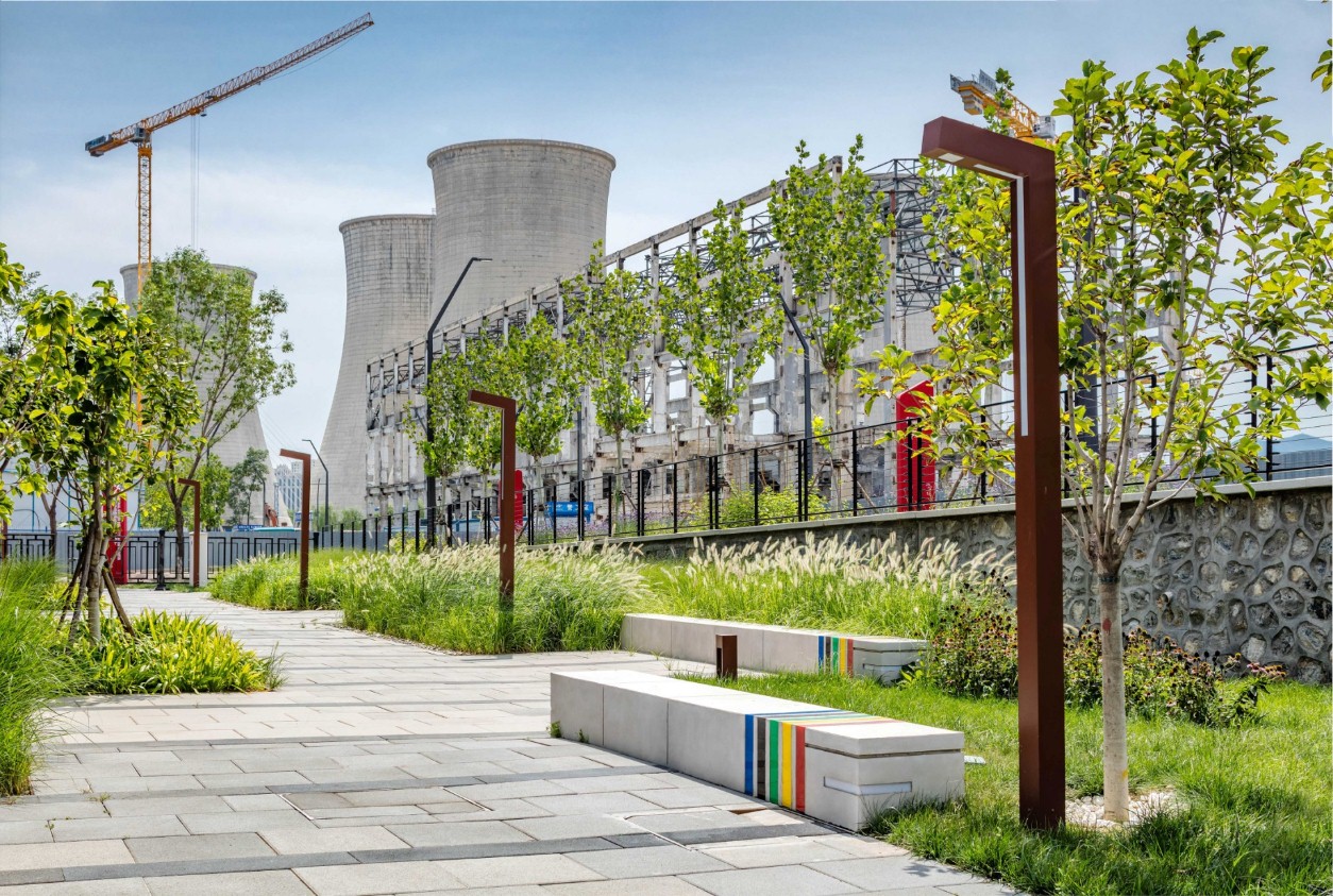 唐艷紅：基于環境的城市公共空間景觀營造