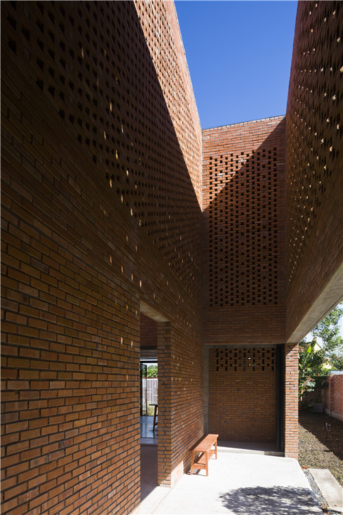 狹窄的長(zhǎng)屋