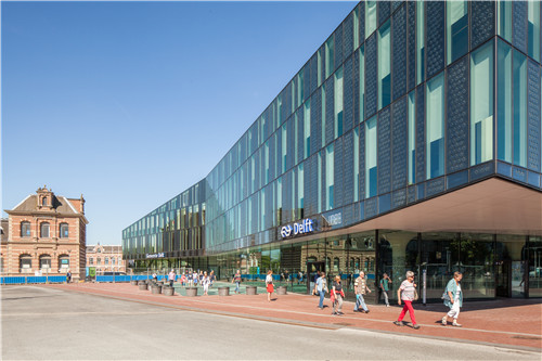 代爾夫特市政大廳和火車站