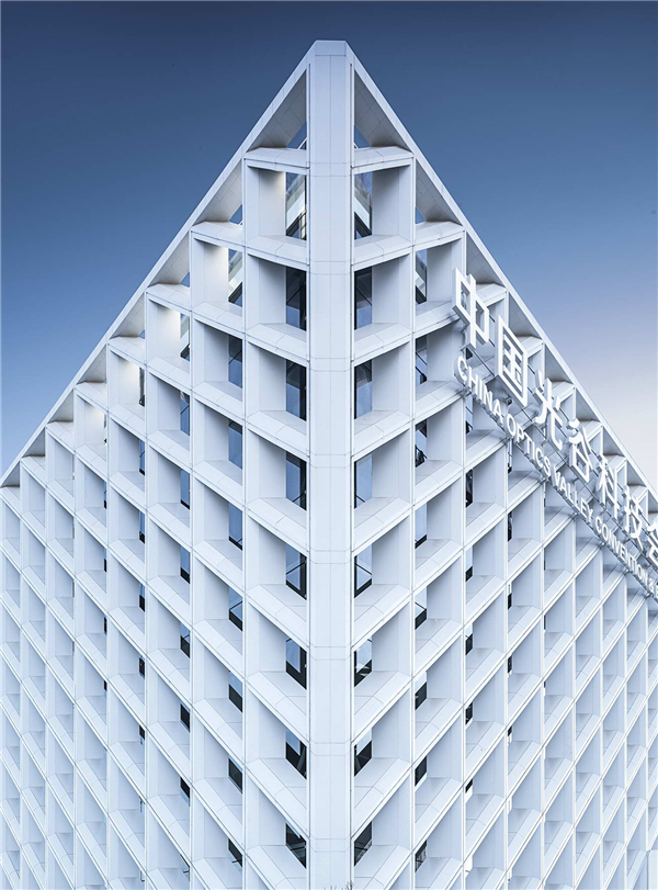 揭秘！曾變身武漢方艙醫(yī)院的中國(guó)光谷科技會(huì)展中心